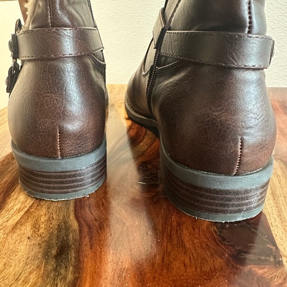 Worn once G by Guess boots size 8 1/2 - Picture 4 of 8